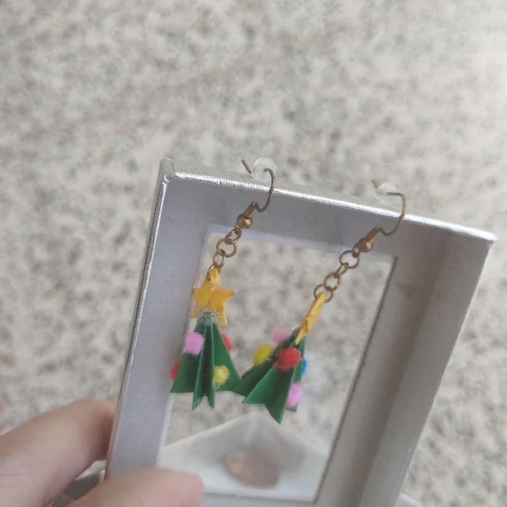 New! paper/origami 🎄 Christmas Earrings - Picture 7 of 11